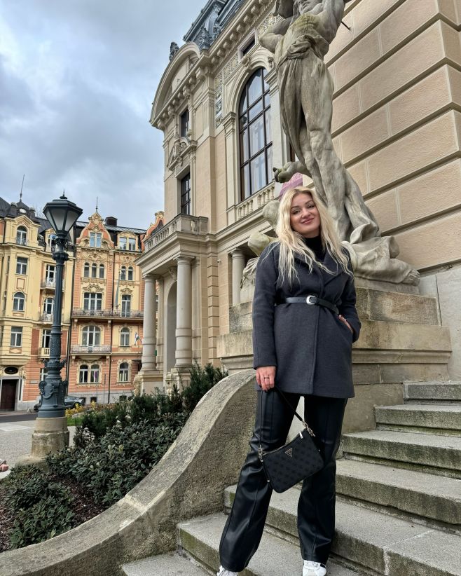 Vlnený kabát zn. L E M O N A D A určite musíš túto jeseň mať👌🩶… . . . #coat #autumn #autumnvibes🍁 #greycoat #dnesnosim...